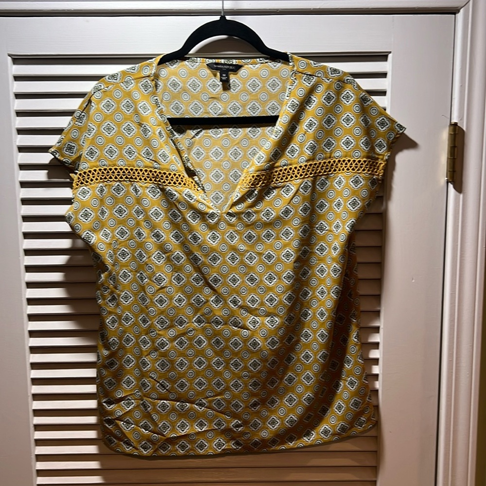 Banana Republic Factory short sleeve blouse